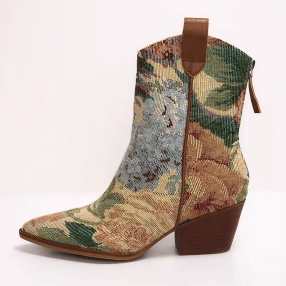 Brand new garden stroll brocade tapestry floral western boots 10 - Picture 4 of 6